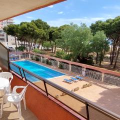 Primera línea con vistas al mar y piscina