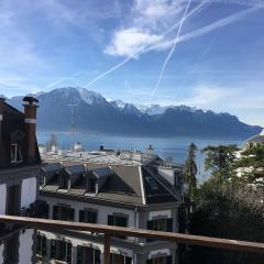 Loft with rooftop, stunning view of the lake!