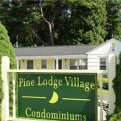 Cozy, cute beach condo in Westerly RI . Best value in Westerly!!