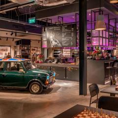 Moxy London Heathrow Airport