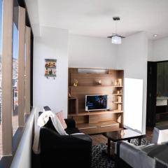 Sky Suites - Phenomenal & Warm Apt in the best area of LP!