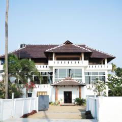 Cherai Beach Palace