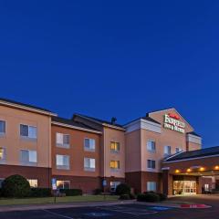 Fairfield Inn & Suites by Marriott Rogers