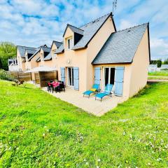 Maison résidence Odalys à Morgat en bretagne sur la presqu'île de crozon située à 800 m de la mer piscine chauffée ouverte de mai à septembre