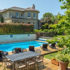 Luccombe Villa Holiday Apartments