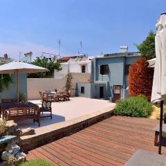 Villa Leon - Private courtyard serenity