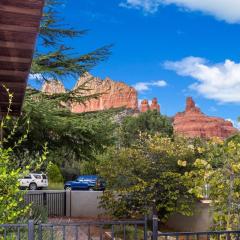 Sedona Uptown Gem! Wow! Views!! NEW! BARREL SAUNA!!! Close to trails, walk to Uptown Sedona, restaurants and shopping