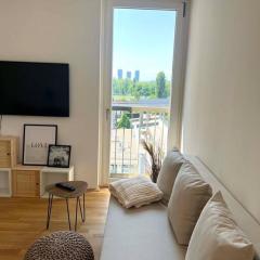 Donaublick Oasis: Stylische Wohnung