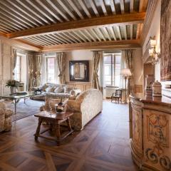 Annecy Historical Center - 165 square meter - 3 bedrooms & 3 bathrooms