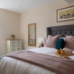 NEW Romantic, dog friendly hideaway, Snowdon views