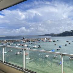 Crows Nest - panoramic views of St Ives harbour