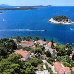 Rinada - Hvar