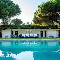 Estoril House w Pool & Garden by LovelyStay