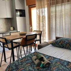 Omis - nice studio apartmant for 2, balcony, sun and beach