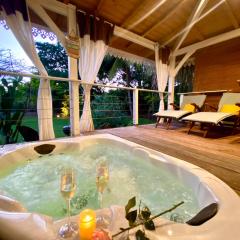 Villa Gaïa - Bungalow Ti-Zen et son jacuzzi niché dans un jardin tropical, séjour en amoureux