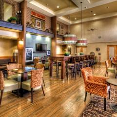 Hampton Inn & Suites Kalamazoo-Oshtemo