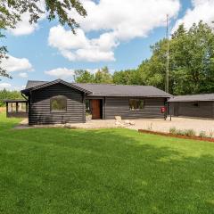 Lovely Home In Randbøl With Kitchen