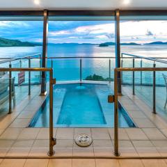 Edge Penthouse on Hamilton Island by HIHA