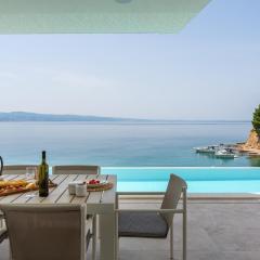 Seafront Villa Nina with 5 en-suite bedrooms