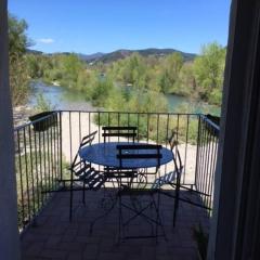 Bambou lodge anduze, les pieds dans l'eau