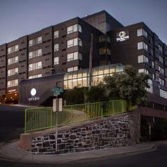 DoubleTree by Hilton St. John's Harbourview