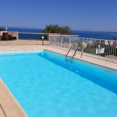 Appartement Vue Mer a Bastia terrasse et piscine privee