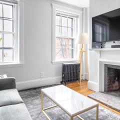 Gorgeous Beacon Hill 1BR nr MA State House BOS-234