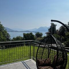 MagicView Baveno apartment with garden and lake view