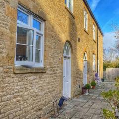 Cotswold Chapel, sleeps up to 5 in kingsize beds