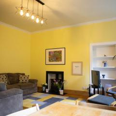 Elegant & Sunny 2BD basement stay, Edinburgh!