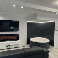 Black and White Suite "La Marinera"