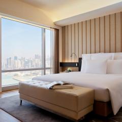 Renaissance Hong Kong Harbour View Hotel