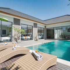 Villa Bunga Lily - Sumptuous 3BR Luxury Private Villa in Canggu