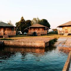 Luxury Lake Lodge