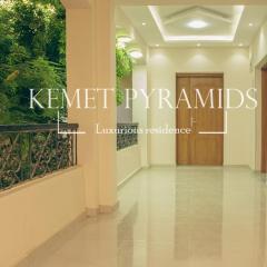 Kemet Pirámides INN