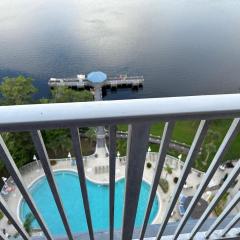 Penthouse Close to Disney area and Malls water view