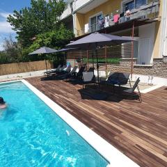 Apartments with a swimming pool Kastel Luksic, Kastela - 20582