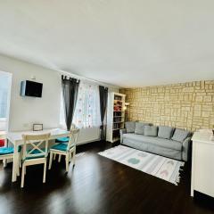 Berni 1 BDR Apartment