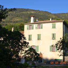 Pays du Verdon , étape, séjour fraîcheur dans maison de caractère