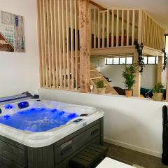 Loft avec jacuzzi et terrasse privés