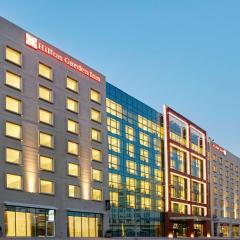 Hilton Garden Inn Dubai, Mall Avenue