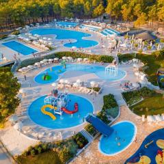 Mobile homes in Zaton Holiday Resort, with large pool area