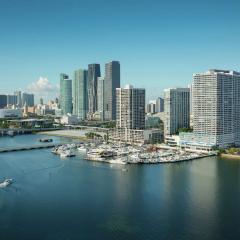 DoubleTree by Hilton Grand Hotel Biscayne Bay