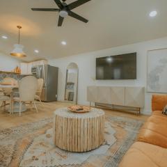 East Downtown Desert Chic Casita-Hot Tub-Pet Friendly-No Pet Fees!