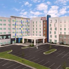 Hampton Inn & Suites Charlotte Airport Lake Pointe