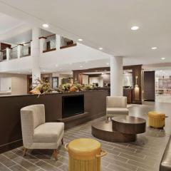 DoubleTree by Hilton McLean Tysons