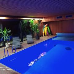 Park Villa Ferienwohnung mit Pool und 3 Schlafzimmer