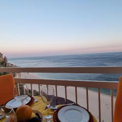 Sesimbra Sun&Sea - Beachfront Apartment!