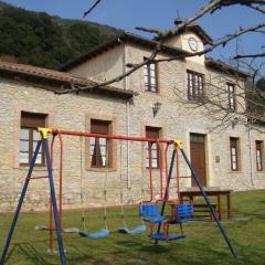 Apartamentos Rurales La Escuela