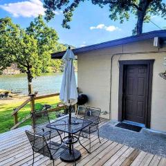 #03 - Fantastic Lakeside Studio Cottage- Pet Friendly